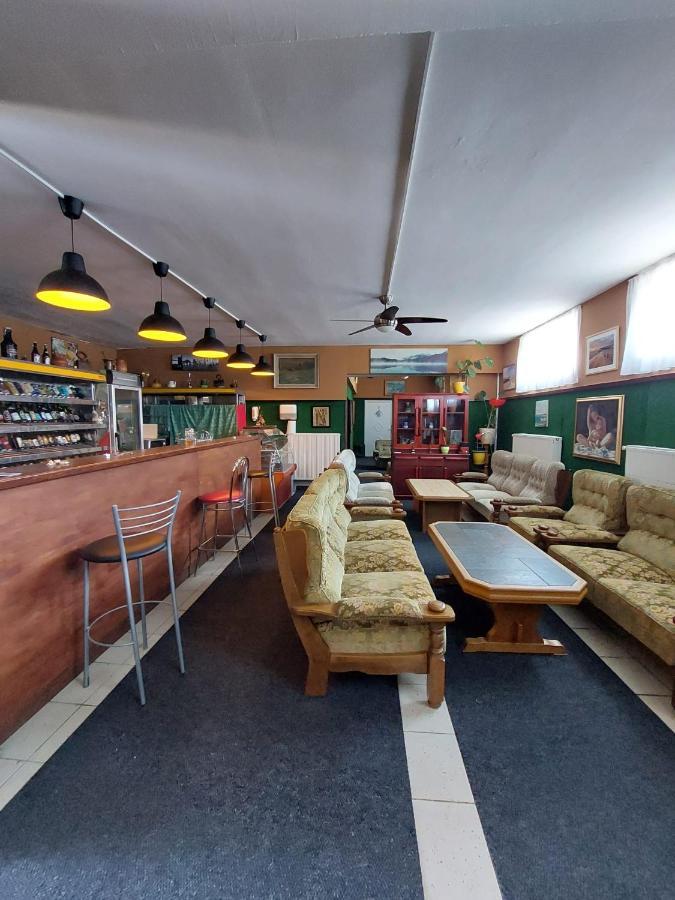Hostel Suzzzy Novska Eksteriør billede